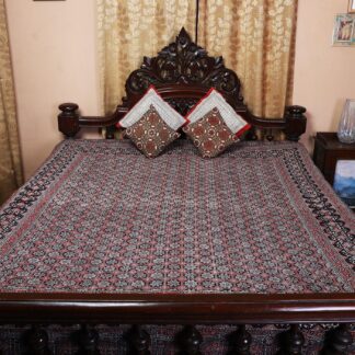 Black & Red floral designed cotton kantha Double Bedspread / Duvet with patterns