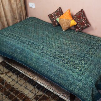 Dark Green Kantha stitch Single Bedspread / Duvet with traditional design patterns